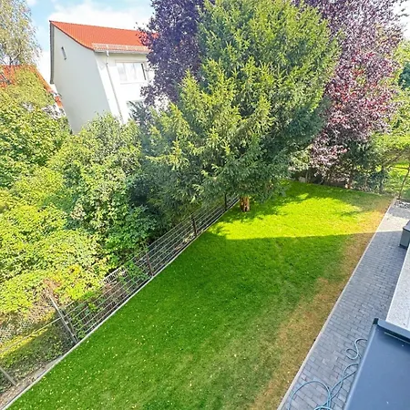 아파트 Big Garden House