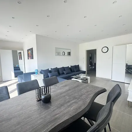 Big Garden House شقة